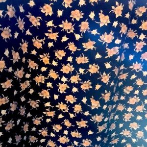 Gorgeous straight high waste back zip floral skirt.